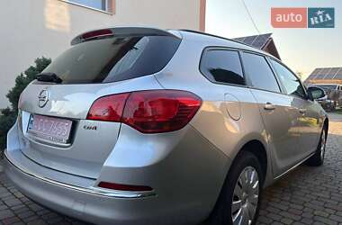 Универсал Opel Astra 2013 в 