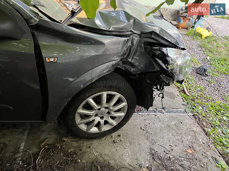 Универсал Opel Astra 2005 в Киеве