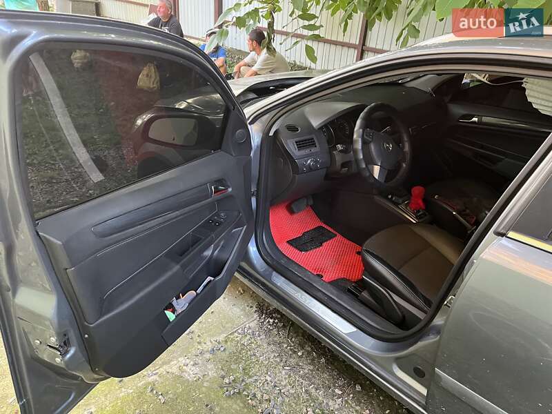 Универсал Opel Astra 2005 в Киеве