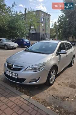 Opel Astra 2011 Opel Astra 2011
