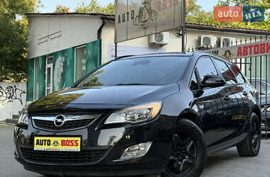 Універсал Opel Astra 2012 в Миколаєві