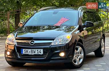 Универсал Opel Astra 2010 в Дрогобыче