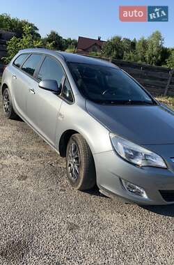 Opel Astra 2011