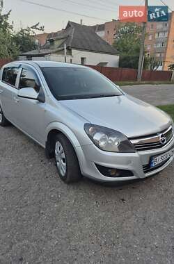 Хэтчбек Opel Astra 2011 в Миргороде