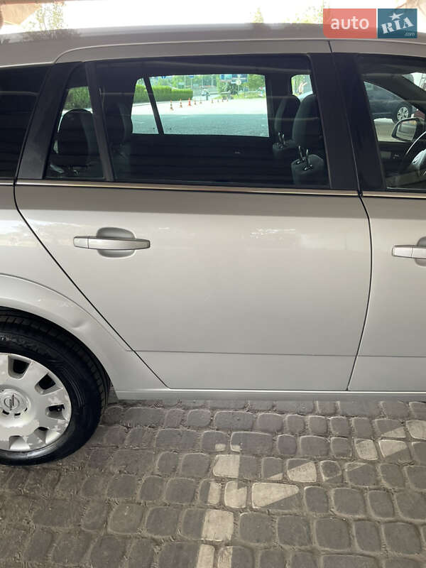 Універсал Opel Astra 2010 в Львові