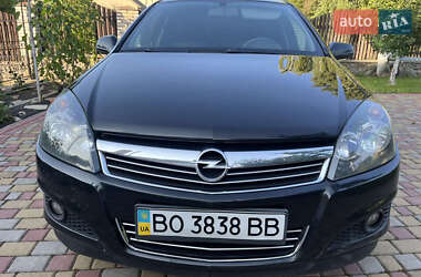 Седан Opel Astra 2013 в 