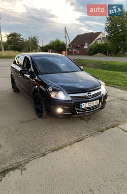 Хетчбек Opel Astra 2007 в Івано-Франківську