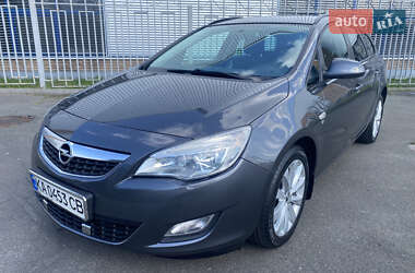 Універсал Opel Astra 2012 в Прилуках
