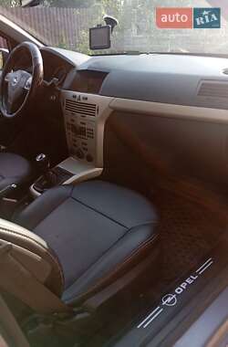 Универсал Opel Astra 2008 в 