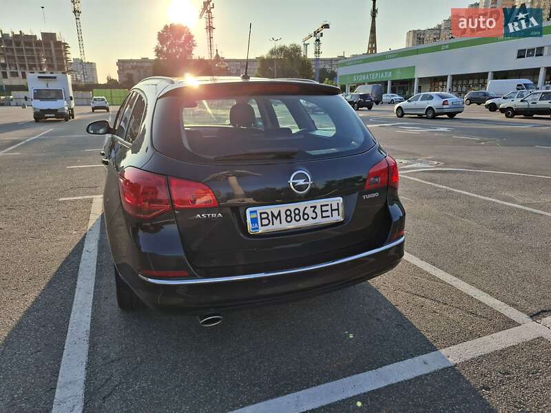 Универсал Opel Astra 2013 в Сумах