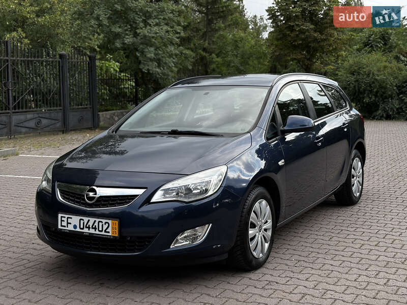 Универсал Opel Astra 2010 в 