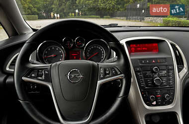 Универсал Opel Astra 2010 в 