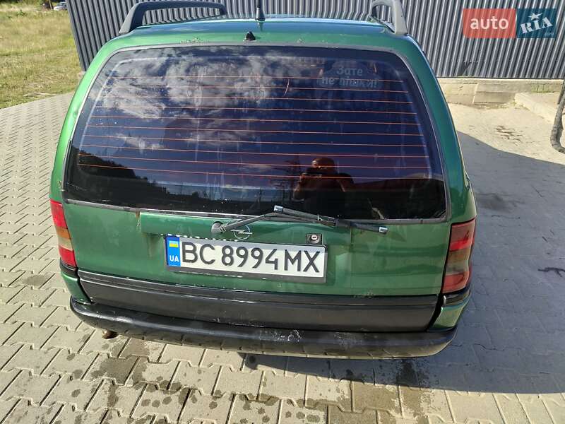 Универсал Opel Astra 1996 в Сколе