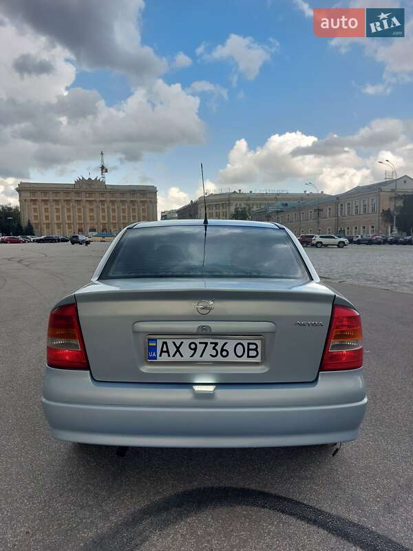 Седан Opel Astra 2004 в Харькове