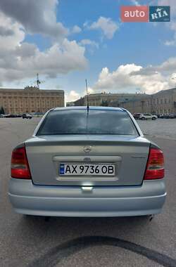 Седан Opel Astra 2004 в 