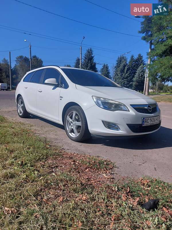 Opel Astra 2012