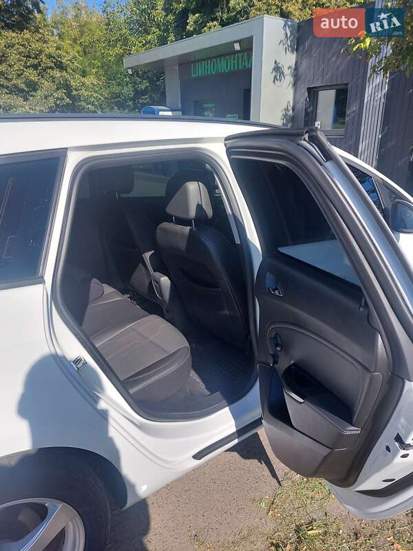 Универсал Opel Astra 2012 в Луцке