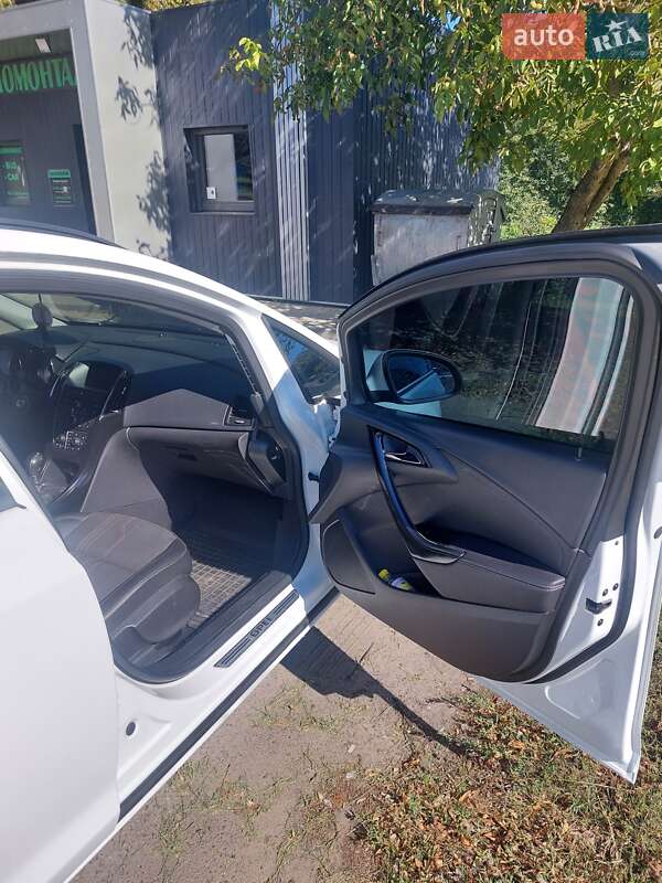 Универсал Opel Astra 2012 в Луцке