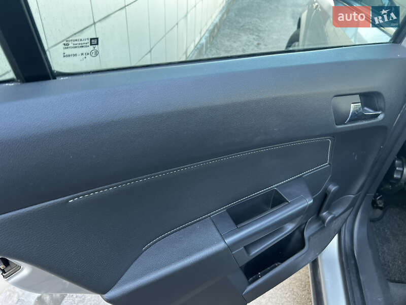 Универсал Opel Astra 2009 в Никополе