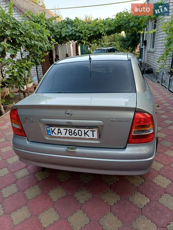 Седан Opel Astra 2007 в Хороле фото 6 Седан Opel Astra 2007 в Хороле