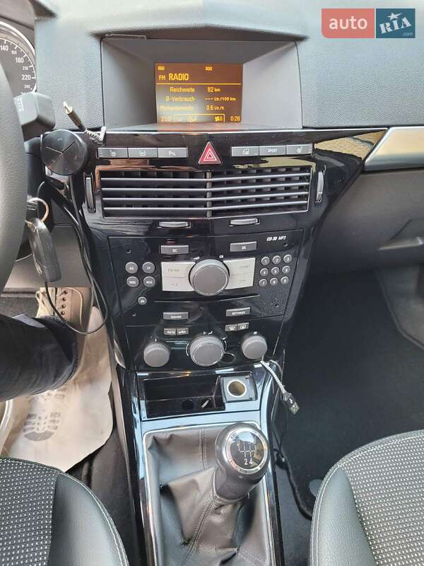 Универсал Opel Astra 2009 в Луцке