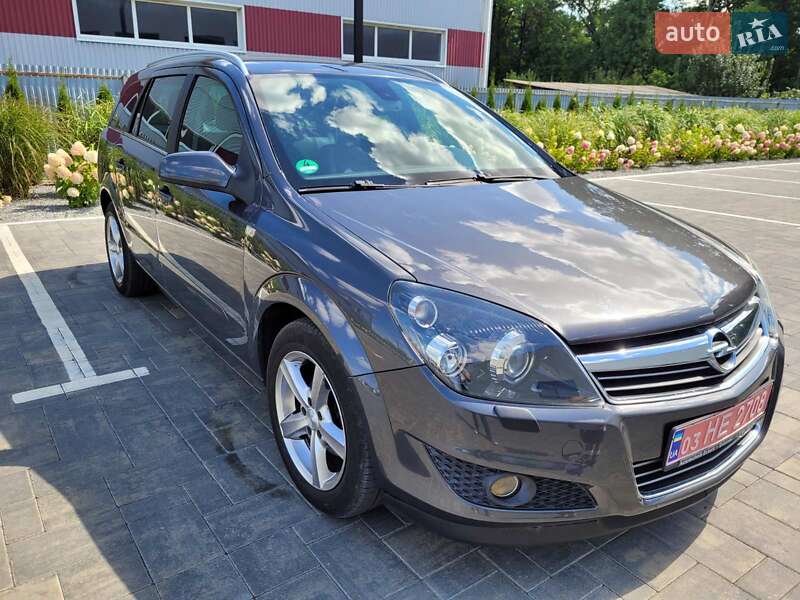 Универсал Opel Astra 2009 в Луцке