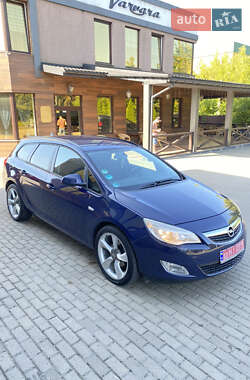 Универсал Opel Astra 2011 в Ровно