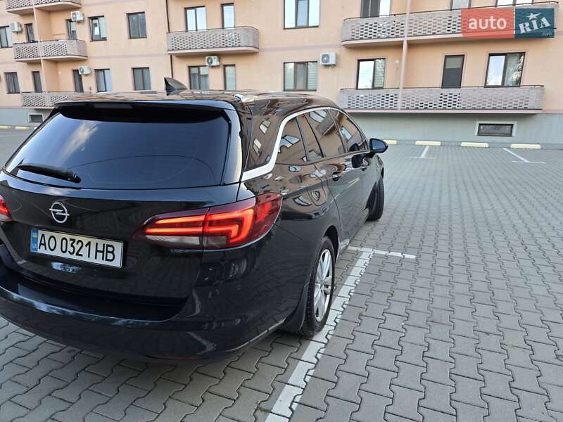 Універсал Opel Astra 2016 в Ужгороді