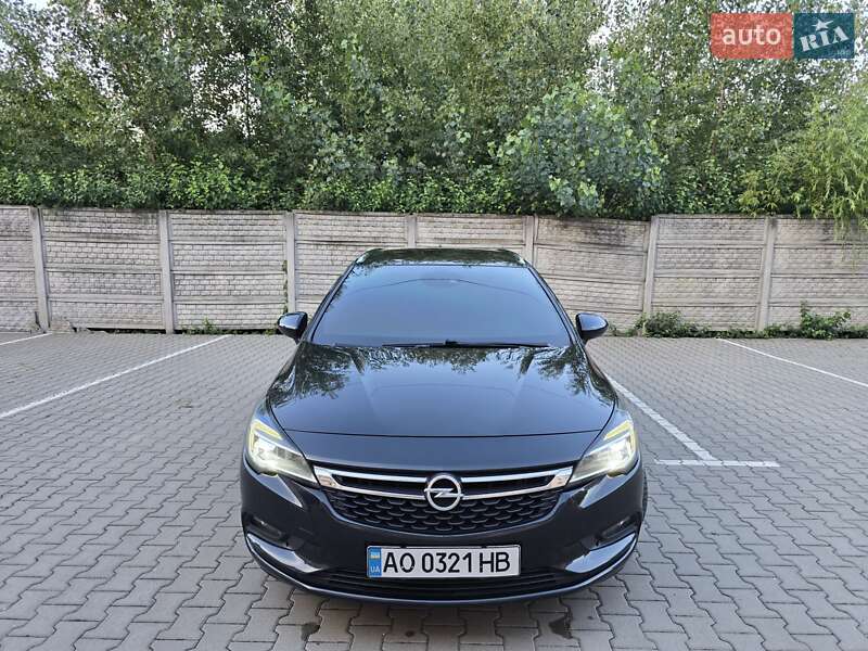 Універсал Opel Astra 2016 в Ужгороді