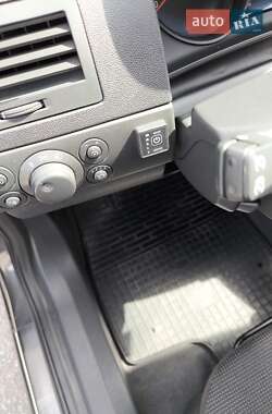 Седан Opel Astra 2012 в 