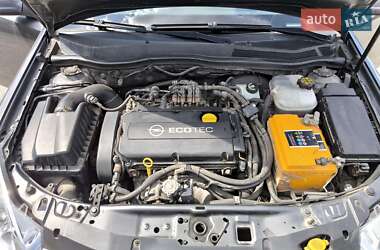 Седан Opel Astra 2012 в 