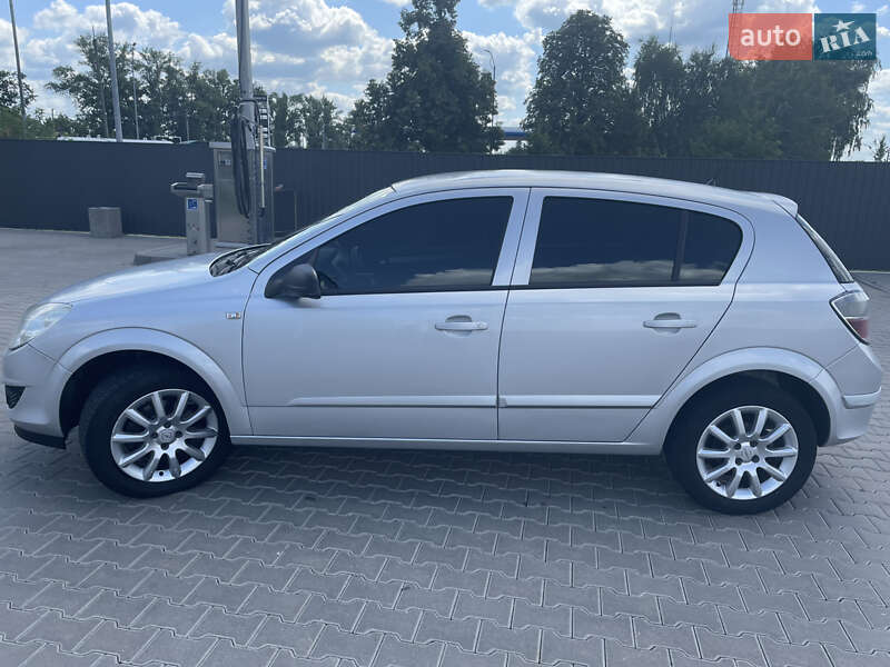Хетчбек Opel Astra 2007 в Кагарлику