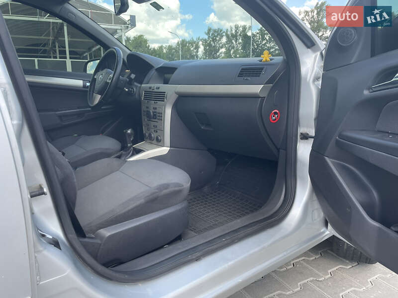 Хетчбек Opel Astra 2007 в Кагарлику