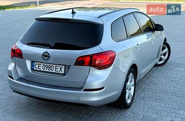 Универсал Opel Astra 2012 в 
