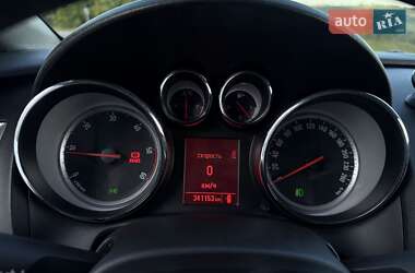 Универсал Opel Astra 2012 в 