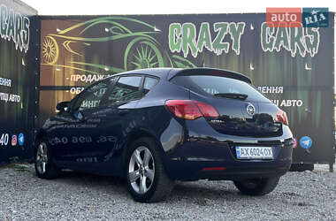 Хэтчбек Opel Astra 2010 в 