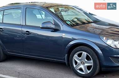 Opel Astra 2011