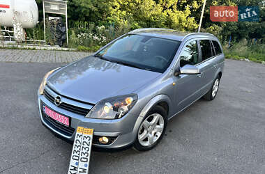 Універсал Opel Astra 2005 в Золочеві