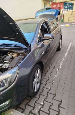 Универсал Opel Astra 2010 в 