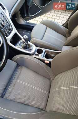 Универсал Opel Astra 2010 в 