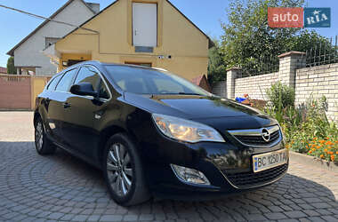 Універсал Opel Astra 2011 в Львові