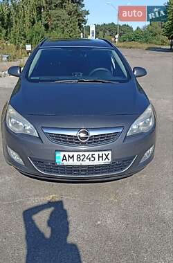 Універсал Opel Astra 2011 в Житомирі