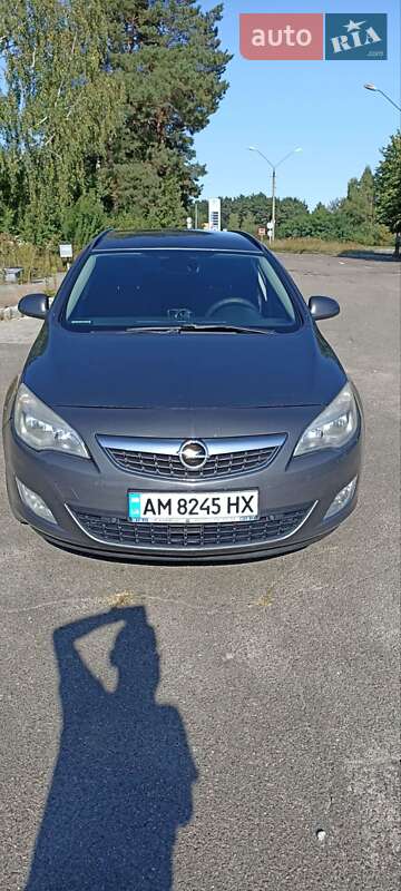 Opel Astra 2011 Opel Astra 2011