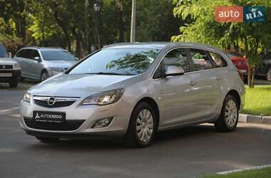 Универсал Opel Astra 2010 в Харькове