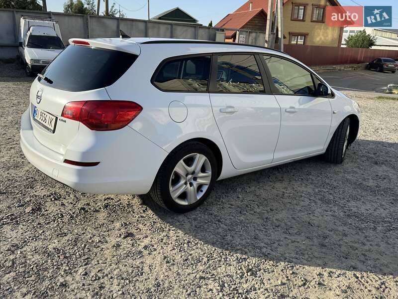 Универсал Opel Astra 2011 в Вышгороде