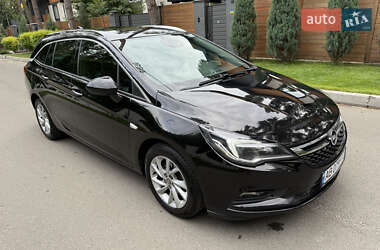 Универсал Opel Astra 2017 в Ирпене