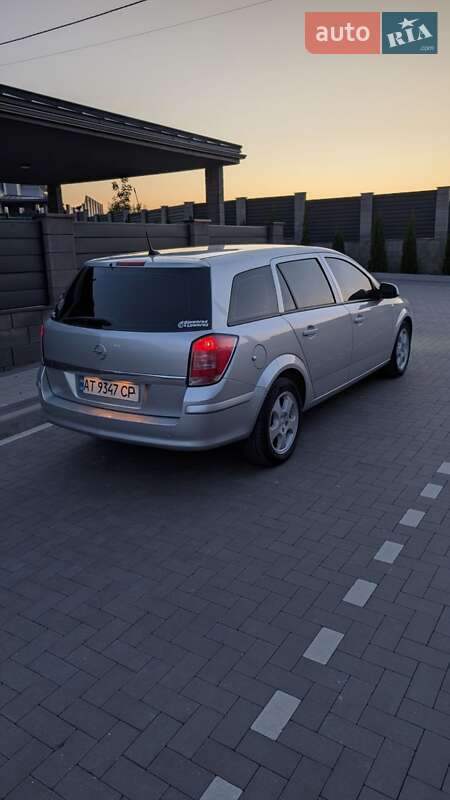 Универсал Opel Astra 2010 в Киеве