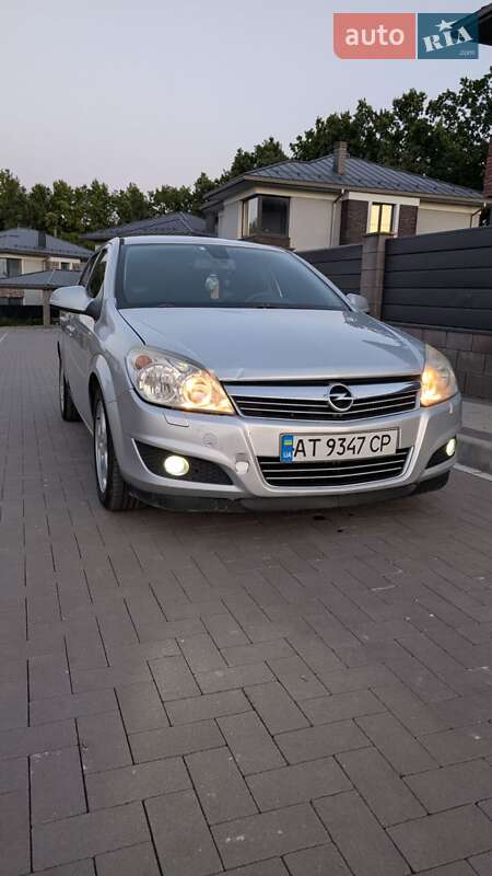 Универсал Opel Astra 2010 в Киеве