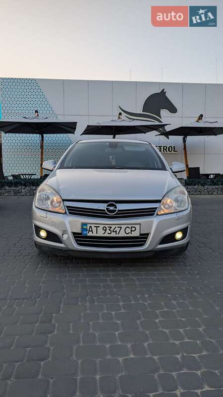 Opel Astra 2010