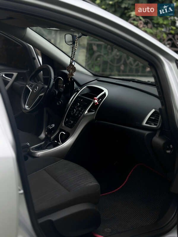 Універсал Opel Astra 2011 в Івано-Франківську фото 13 Універсал Opel Astra 2011 в Івано-Франківську